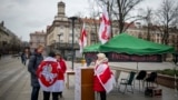 Как белорусы в Вильнюсе и Праге протестовали против "переназначения" Лукашенко