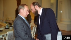 Владимир Путин и банкир Сергей Пугачев. 2000 год